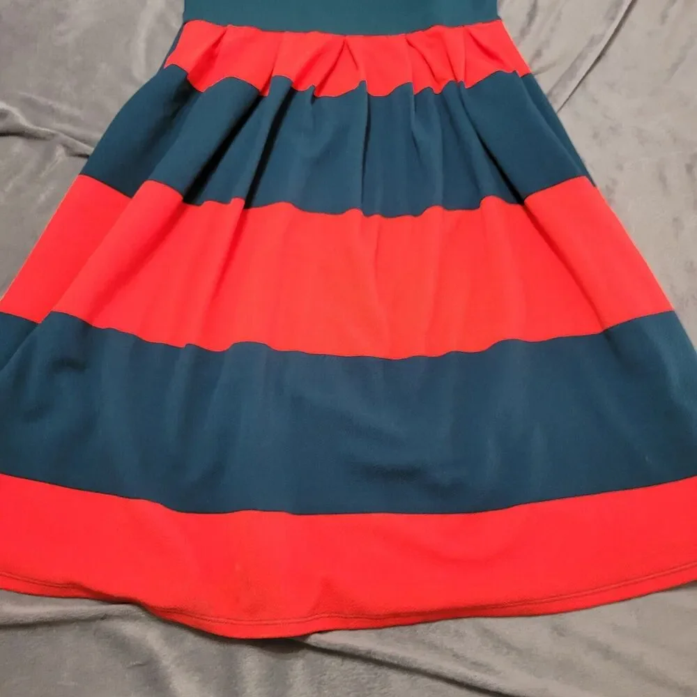 LuLaRoe Dress Womens Large Red Stripe Fit Flair Stretch Sleevless Scoop Neck Zip - Picture 5 of 9